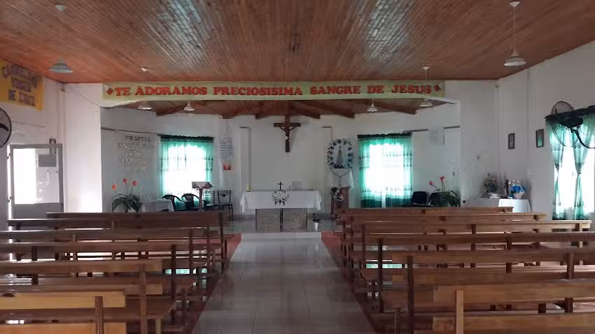 Capilla Nuestra Señora de Itatí. El Polvorín. Pozo Azul