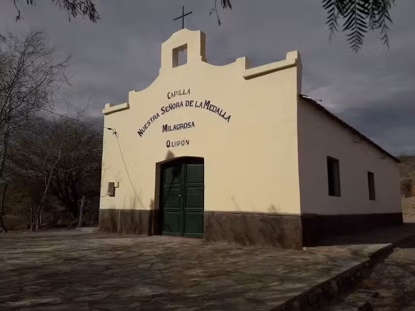 Capilla Nuestra Señora de la Medalla Milagrosa – Quipón