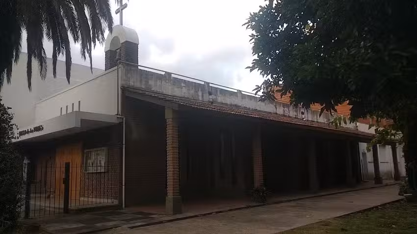 Capilla Virgen de los Pobres Munro