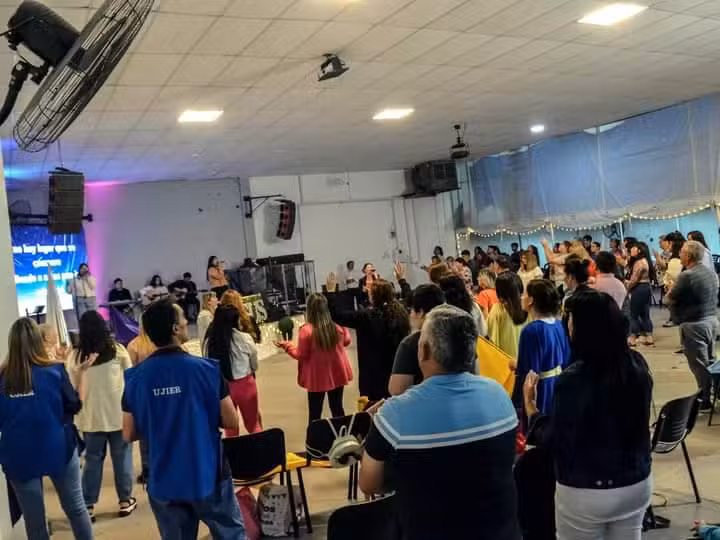 Centro de Contención para la Familia Roca Eterna