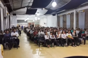 Full 30 – Casa de Oración