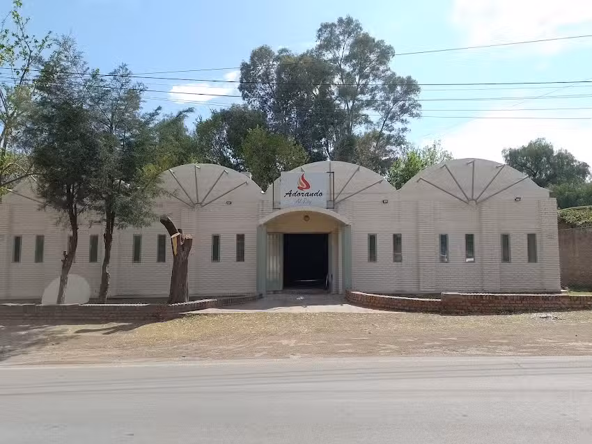 Iglesia Adorando Al Rey Las Tapias