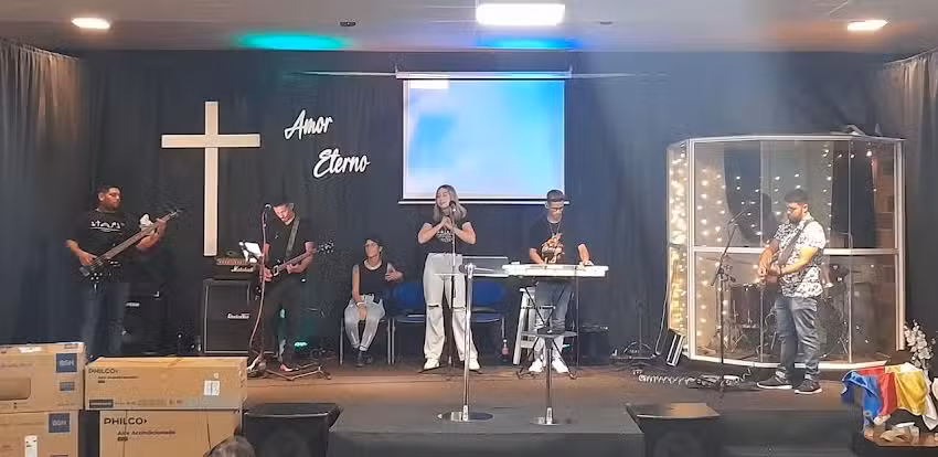 IGLESIA AMOR ETERNO – WILDE
