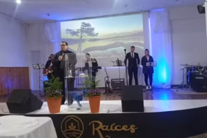 Iglesia Buenas Raices. Pastor Mariano