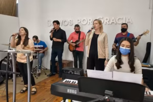 Iglesia Cristiana “Salvos por Gracia”