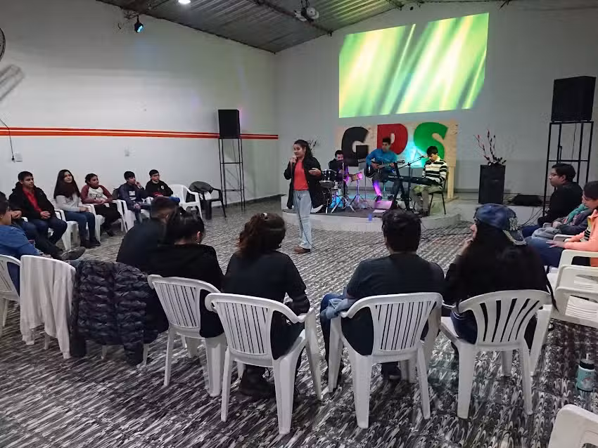 Iglesia”Cristo es la respuesta” Movimiento Cristiano Y Misionero