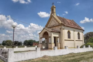 Iglesia de espaldas