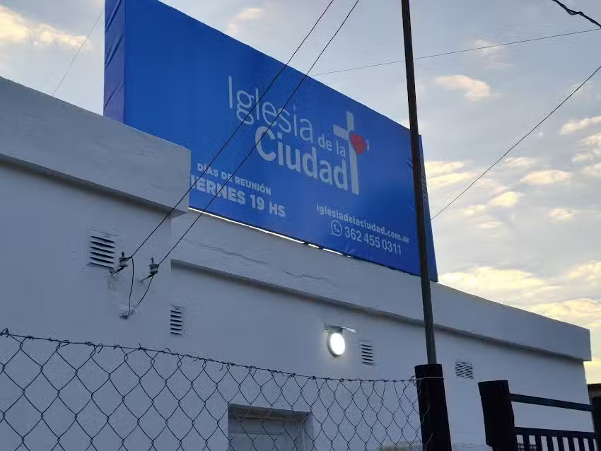 Iglesia de la Ciudad Puerto Tirol