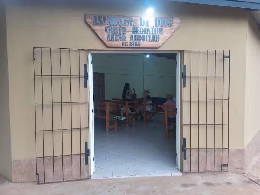 Iglesia Evangélica Asamblea de Dios Cristo Redentor anexo Aeroclub r