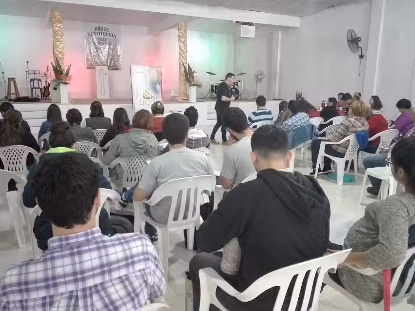 iglesia evangelica bautista -“Hay Vida en Jesus”