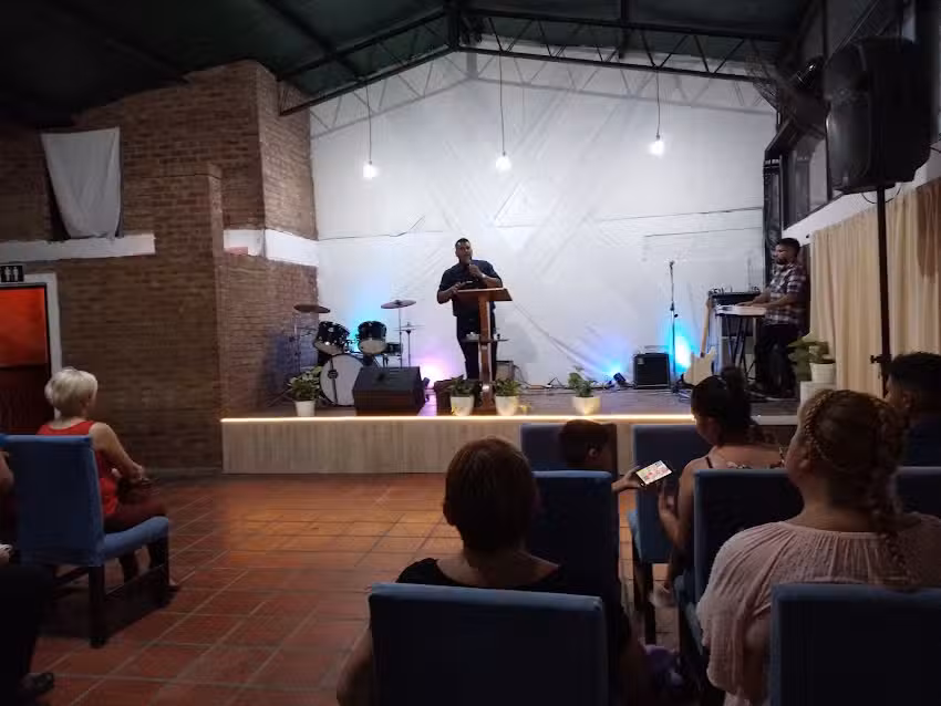 Iglesia Evangélica “Más que Vencedores en Cristo”