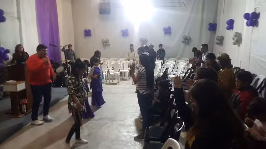 Iglesia Evangelica Restaurando Muros