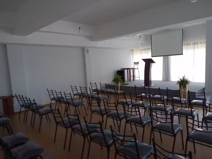 Iglesia FUEGO EN EL ALTAR – Ministerio de Restauración