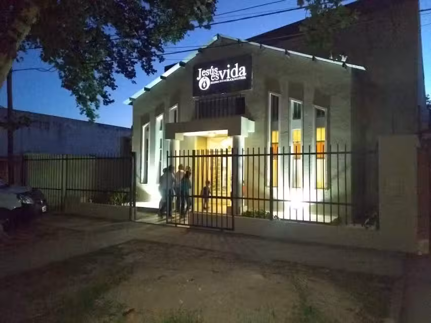 Iglesia Jesús Es Vida