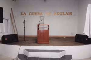 Iglesia La Cueva De Adulam