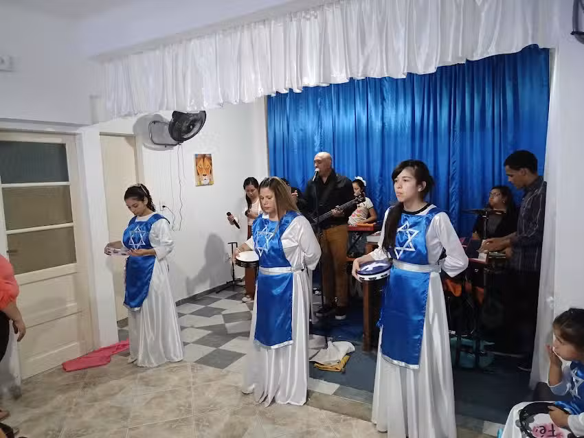 Iglesia manantial de alabanza