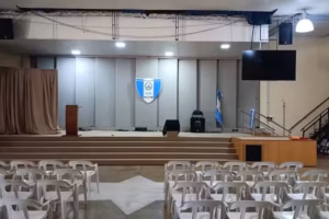 Iglesia Manantial En El Desierto