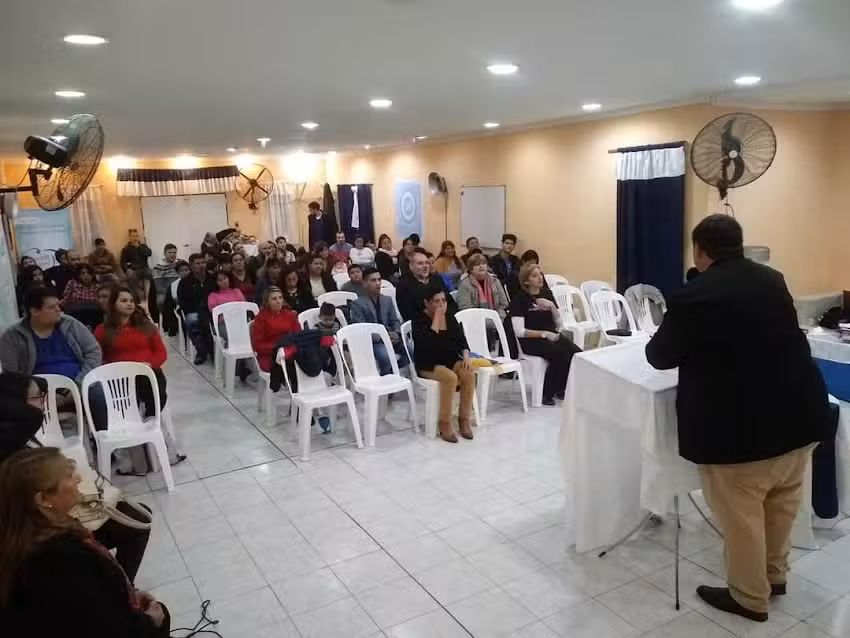 Iglesia Manantiales en el Desierto