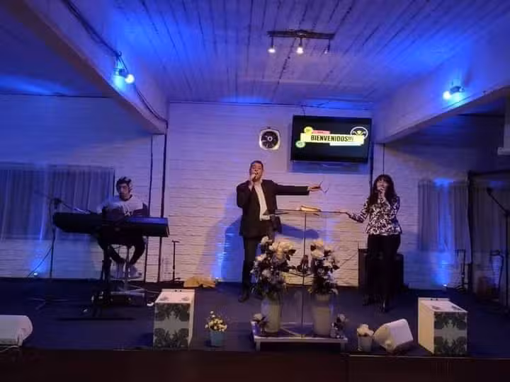 Iglesia Mensaje de Nueva Vida y Esperanza (Al mundo con Amor)