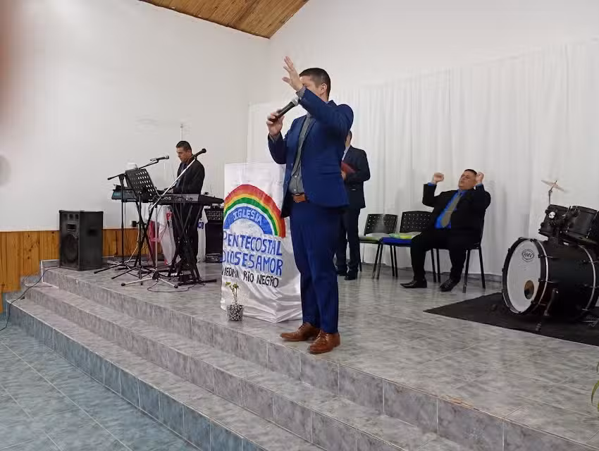 IGLESIA PENTECOSTAL DIOS ES AMOR