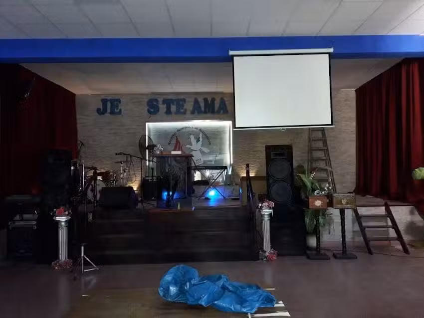 Iglesia Ríos De Fuego