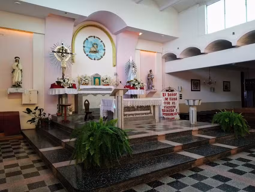 Iglesia Señor Y Virgen Del Milagro