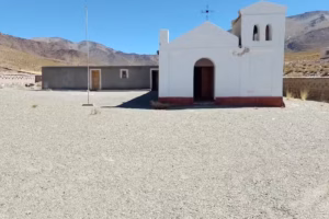 Iglesia Sr. Y Virgen del Milagro de Urcuro