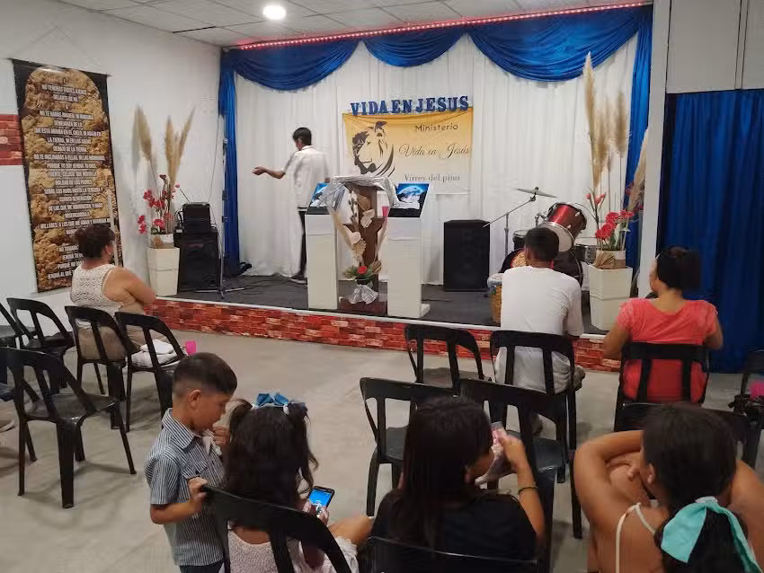 Iglesia Vida en Jesús Virrey del Pino