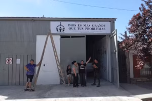 Ministerio Dios es más grande que tus problemas.