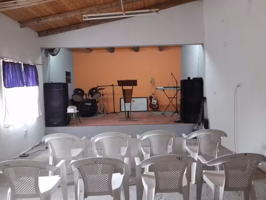 Ministerio Evangelistico “Él es la Luz”