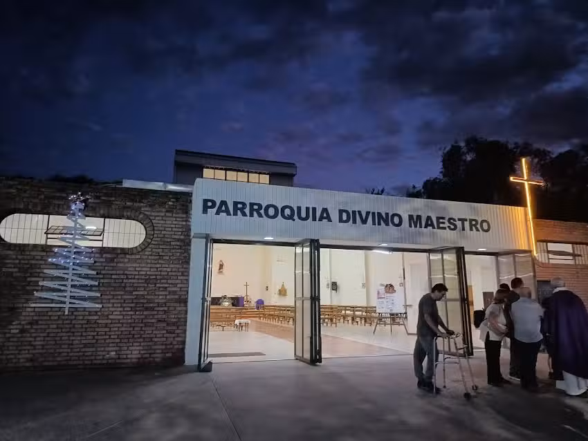 Parroquia Divino Maestro