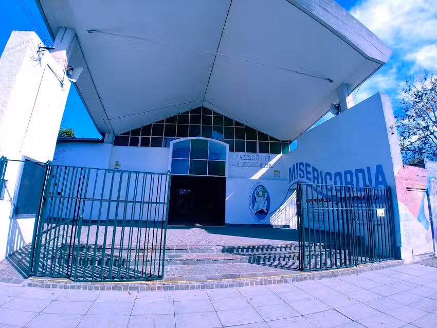 Parroquia La Anunciación de Luis Guillón