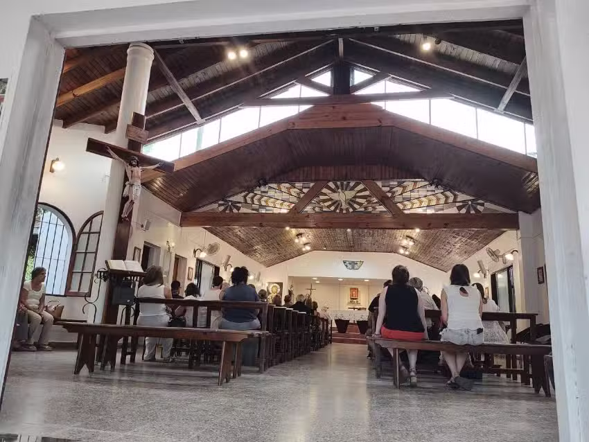 Parroquia Madre de la Divina Gracia Iglesia