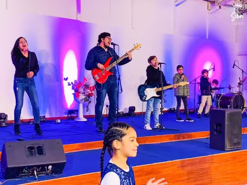Profetas Danilo y Carla Oneto – Ministerio Internacional Iglesia Sion La Casa del Rey
