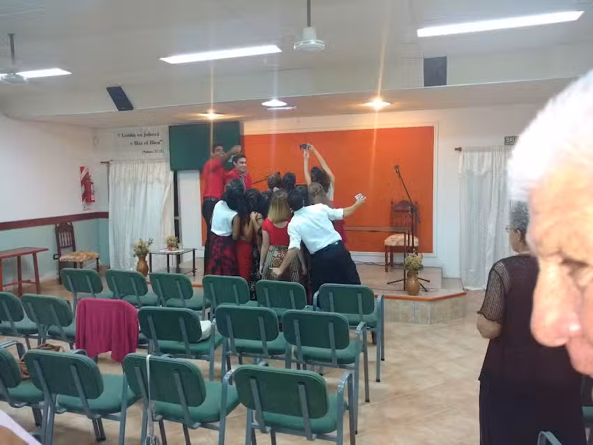 Salon Del Reino De Los Testigos De Jehova