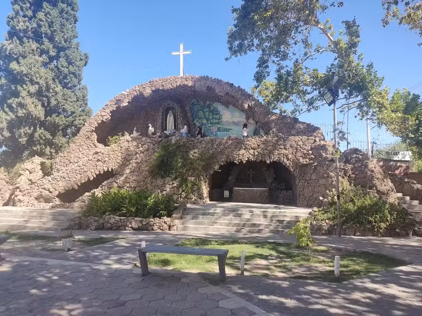 Santuario Inmaculado Corazón De María De Fatíma O GRUTA DE VIRGEN DE FATIMA